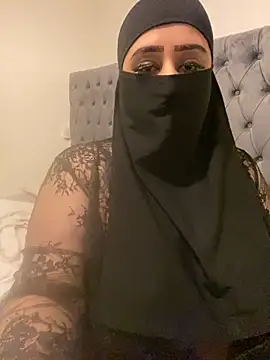 Snapshot of Pari_Persianbaddie6 chatting on March 29, 2026, 11:17 pm Pari Persianbaddie6 online show from March 29, 2026, 11:17 pm
