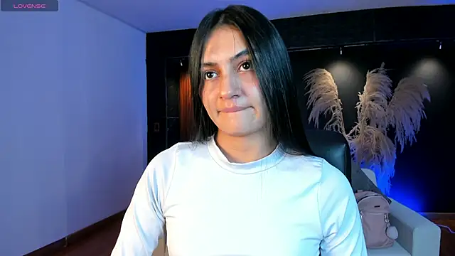 Snapshot of AidaJones chatting on December 5, 2025, 11:31 am AidaJones online show from December 5, 2025, 11:31 am