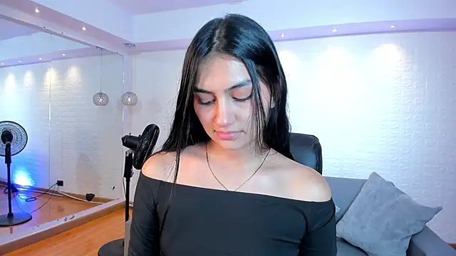 Snapshot of AidaJones chatting on December 14, 2025, 1:17 pm AidaJones online show from December 14, 2025, 1:17 pm