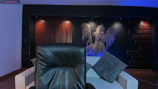 Snapshot of AidaJones chatting on November 12, 2025, 1:48 pm AidaJones online show from November 12, 2025, 1:48 pm