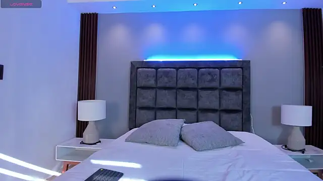 AidaJones online show from December 21, 2025, 1:13 pm