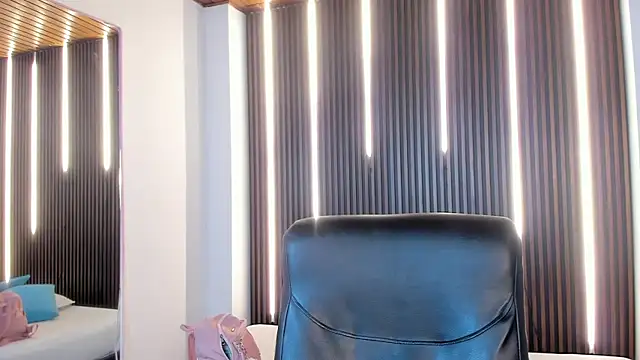 Snapshot of AidaJones chatting on October 28, 2025, 12:59 pm AidaJones online show from October 28, 2025, 12:59 pm