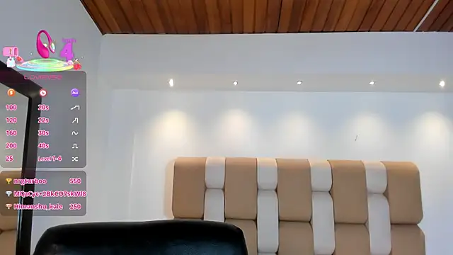 Snapshot of AidaJones chatting on December 15, 2025, 11:42 pm AidaJones online show from December 15, 2025, 11:42 pm