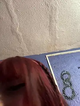 kiittyselenita online show from November 6, 2025, 3:21 am