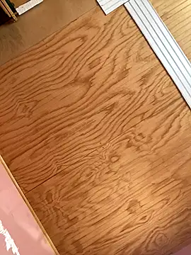 kiittyselenita online show from December 17, 2025, 8:47 pm