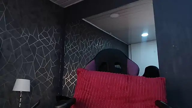 Snapshot of shanthal_bllizz chatting on January 14, 2026, 3:21 am shanthal bllizz online show from January 14, 2026, 3:21 am