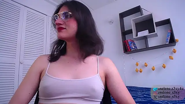 Snapshot of selene_s3x chatting on November 16, 2025, 8:46 pm selene s3x online show from November 16, 2025, 8:46 pm