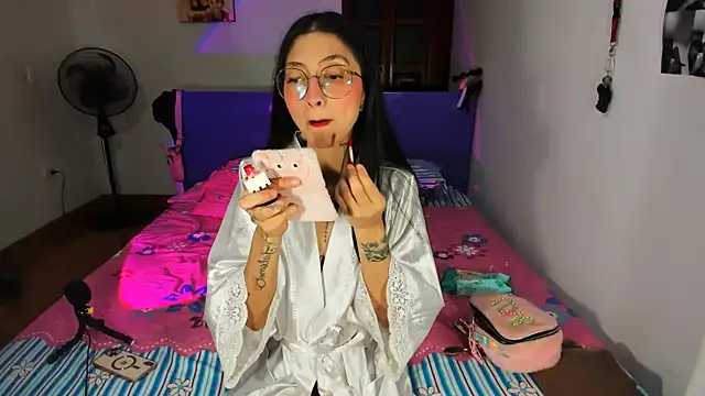 Anais lux online show from June 2, 2026, 12:10 am