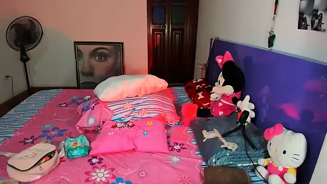Anais lux online show from June 15, 2026, 11:59 pm