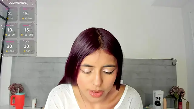 Snapshot of sunnyWhitee chatting on June 19, 2026, 7:41 pm sunnyWhitee online show from June 19, 2026, 7:41 pm