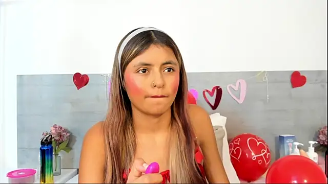 sunnyWhitee online show from February 13, 2026, 7:25 pm