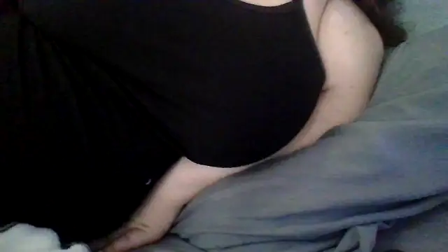 Snapshot of sarahcakes223 chatting on May 31, 2026, 11:49 pm sarahcakes223 online show from May 31, 2026, 11:49 pm