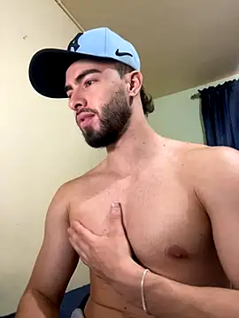 Snapshot of MaxDell chatting on September 21, 2025, 7:30 pm MaxDell online show from September 21, 2025, 7:30 pm