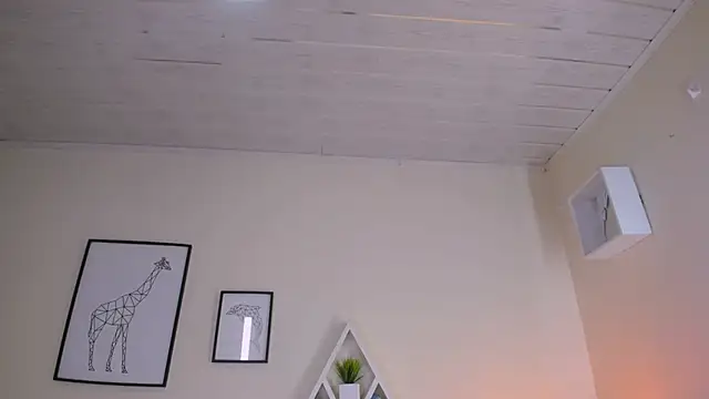 Snapshot of LusyKitty chatting on November 7, 2025, 3:05 pm LusyKitty online show from November 7, 2025, 3:05 pm