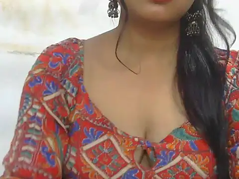 Snapshot of POOJA_199 chatting on October 25, 2025, 7:18 am POOJA 199 online show from October 25, 2025, 7:18 am