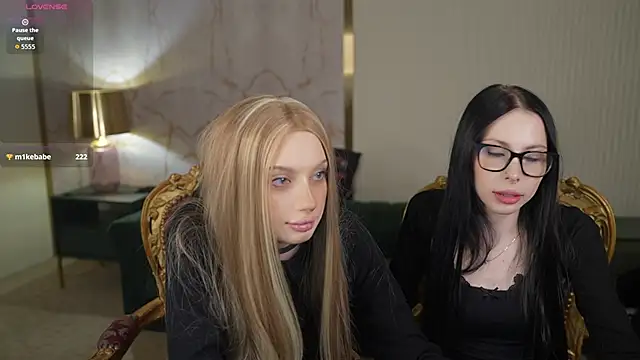 Snapshot of VivianSweet_ chatting on March 10, 2026, 3:27 pm VivianSweet online show from March 10, 2026, 3:27 pm
