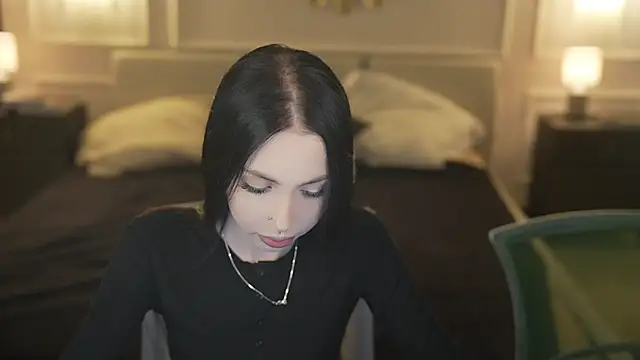 Snapshot of VivianSweet_ chatting on April 18, 2026, 10:39 am VivianSweet online show from April 18, 2026, 10:39 am