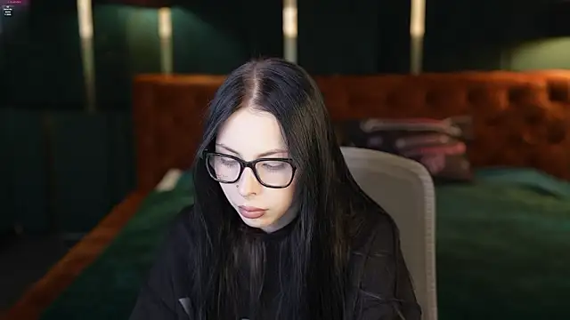 Snapshot of VivianSweet_ chatting on March 19, 2026, 11:32 am VivianSweet online show from March 19, 2026, 11:32 am