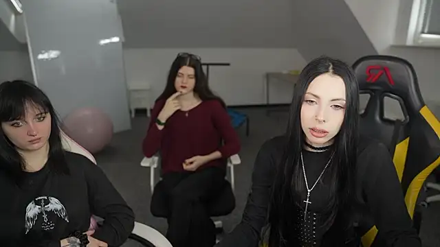 Snapshot of VivianSweet_ chatting on March 25, 2026, 11:20 am VivianSweet online show from March 25, 2026, 11:20 am