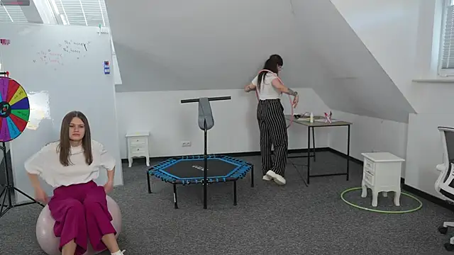 Snapshot of VivianSweet_ chatting on April 23, 2026, 12:29 pm VivianSweet online show from April 23, 2026, 12:29 pm