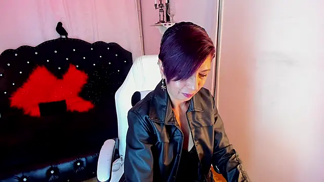 Trinityy   online show from December 17, 2025, 6:46 pm