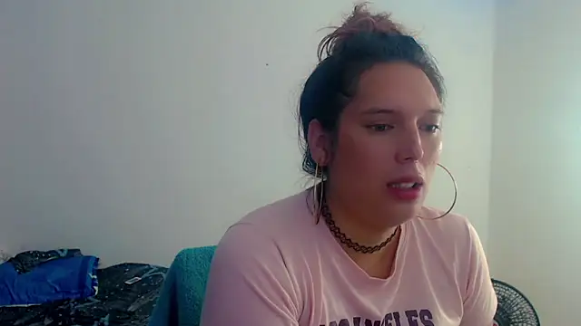 samanthaa hot  online show from January 5, 2026, 10:57 pm