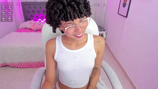 Snapshot of aitana_kahlo chatting on September 10, 2025, 11:31 am aitana kahlo online show from September 10, 2025, 11:31 am