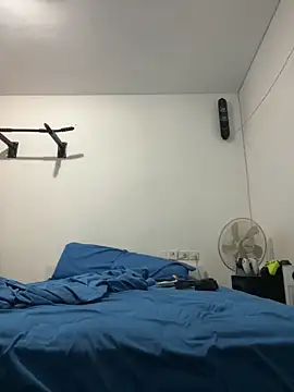 Snapshot of Noam7080z chatting on January 6, 2026, 8:29 am Noam7080z online show from January 6, 2026, 8:29 am