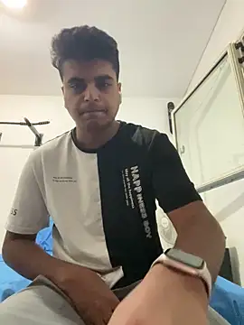 Snapshot of Noam7080z chatting on November 21, 2025, 2:49 pm Noam7080z online show from November 21, 2025, 2:49 pm