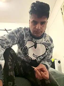 Snapshot of Noam7080z chatting on January 14, 2026, 7:23 am Noam7080z online show from January 14, 2026, 7:23 am