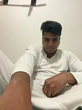 Snapshot of Noam7080z chatting on January 16, 2026, 9:41 pm Noam7080z online show from January 16, 2026, 9:41 pm