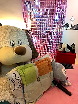 Nicol V online show from November 21, 2025, 5:17 am