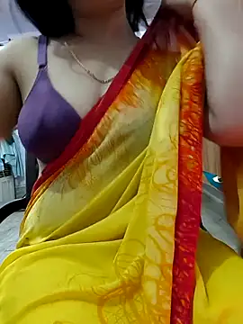 Snapshot of roshni_agrawal0 chatting on February 5, 2026, 8:21 am roshni agrawal0 online show from February 5, 2026, 8:21 am