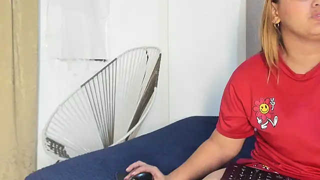 Snapshot of Lady_miss___ chatting on November 24, 2025, 11:54 am Lady miss online show from November 24, 2025, 11:54 am