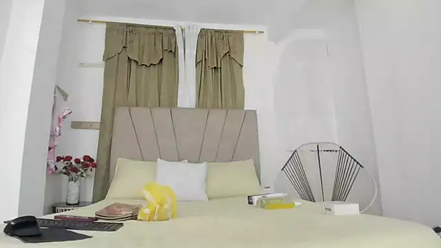 Snapshot of Lady_miss___ chatting on October 10, 2025, 12:39 pm Lady miss online show from October 10, 2025, 12:39 pm