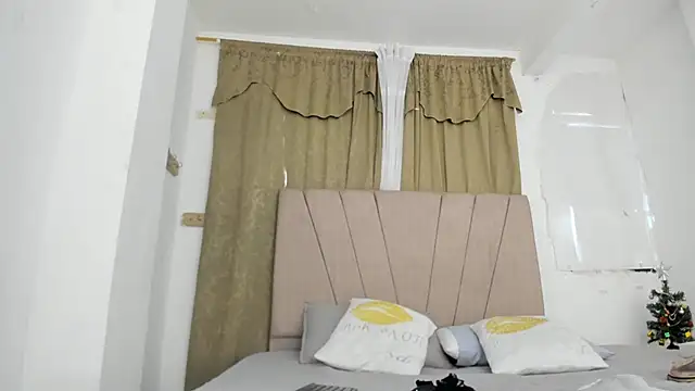 Snapshot of Lady_miss___ chatting on December 3, 2025, 12:26 pm Lady miss online show from December 3, 2025, 12:26 pm