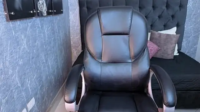 eileen  hills online show from November 27, 2025, 6:52 pm