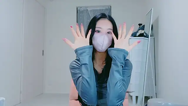 Snapshot of ramuchan_desu chatting on February 17, 2026, 12:30 am ramuchan desu online show from February 17, 2026, 12:30 am