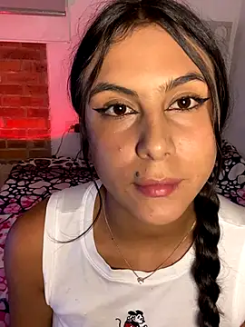 Snapshot of Sarahcutexoxox chatting on October 10, 2025, 3:29 am Sarahcutexoxox online show from October 10, 2025, 3:29 am