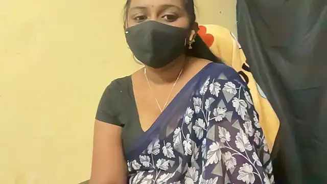 Snapshot of Pavani-Sexy chatting on April 23, 2026, 5:58 pm Pavani-Sexy online show from April 23, 2026, 5:58 pm