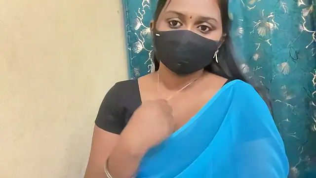 Snapshot of Pavani-Sexy chatting on April 29, 2026, 6:36 pm Pavani-Sexy online show from April 29, 2026, 6:36 pm