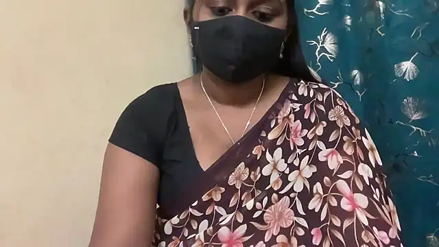 Snapshot of Pavani-Sexy chatting on May 8, 2026, 6:45 pm Pavani-Sexy online show from May 8, 2026, 6:45 pm