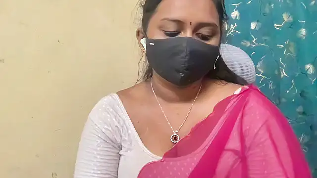 Snapshot of Pavani-Sexy chatting on April 25, 2026, 7:44 am Pavani-Sexy online show from April 25, 2026, 7:44 am