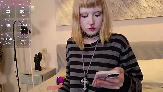 Snapshot of MilkMeSoftly chatting on May 11, 2026, 8:27 am MilkMeSoftly online show from May 11, 2026, 8:27 am