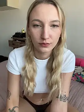 NattieBoo online show from April 24, 2026, 5:26 pm