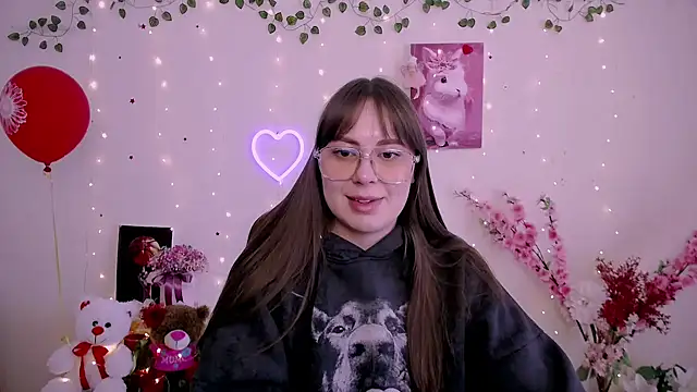 Snapshot of Amanda_Bright_ chatting on April 6, 2026, 11:00 am Amanda Bright online show from April 6, 2026, 11:00 am