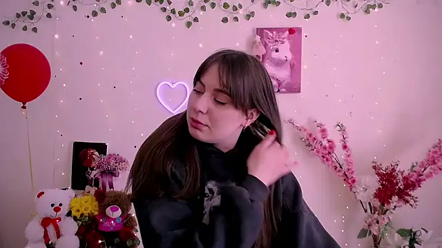 Snapshot of Amanda_Bright_ chatting on April 14, 2026, 10:42 am Amanda Bright online show from April 14, 2026, 10:42 am