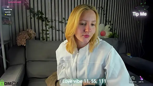 Snapshot of Anna_Chelsea chatting on March 4, 2026, 1:02 am Anna Chelsea online show from March 4, 2026, 1:02 am