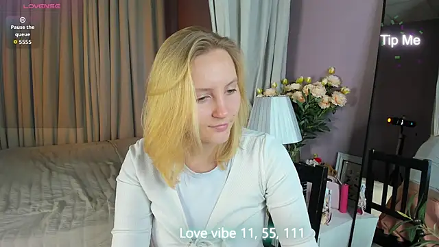 Snapshot of Anna_Chelsea chatting on April 6, 2026, 2:29 am Anna Chelsea online show from April 6, 2026, 2:29 am