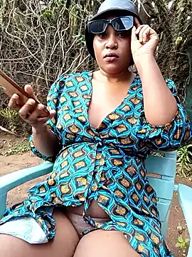 Snapshot of sweetLady89 chatting on November 10, 2025, 4:28 am sweetLady89 online show from November 10, 2025, 4:28 am